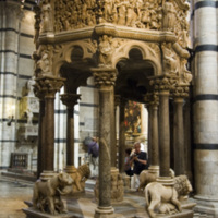 Duomo_di_siena_pulpito_nicola_pisano.jpg